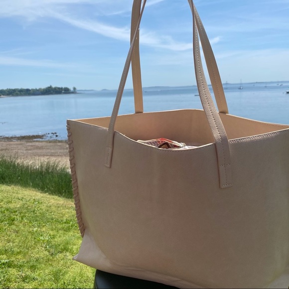 VTG LORD & TAYLOR DROP STRAP VEGAN LEATHER TOTE - Picture 2 of 10